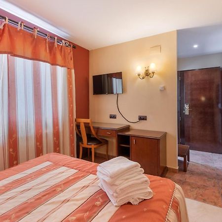 Hotel Puerta De Javalambre La Puebla De Valverde Esterno foto